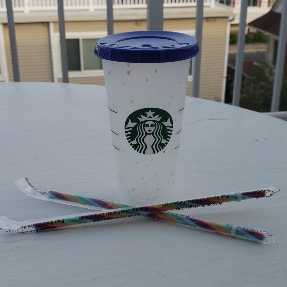 2 straws! & One starbucks confetti cup!🌈🌈